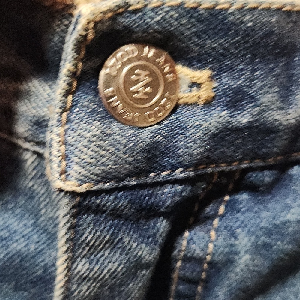 [Izod] Vintage Wash Classic Fit Zip Fly Jeans - Size 40x30 - Picture 5 of 10